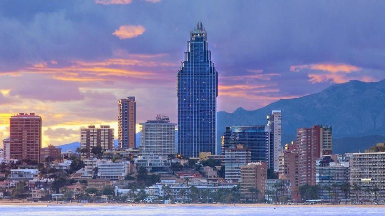 Gran Hotel BALI 4* - Лазурното сърце на Коста Бланка - Почивка в Бенидорм 2026